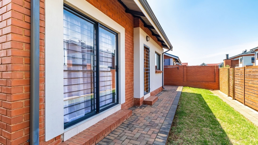 3 Bedroom Property for Sale in Glen Marais Gauteng