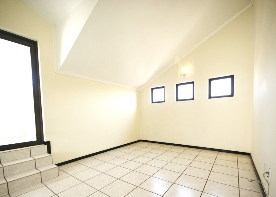 To Let 2 Bedroom Property for Rent in Bryanston Gauteng