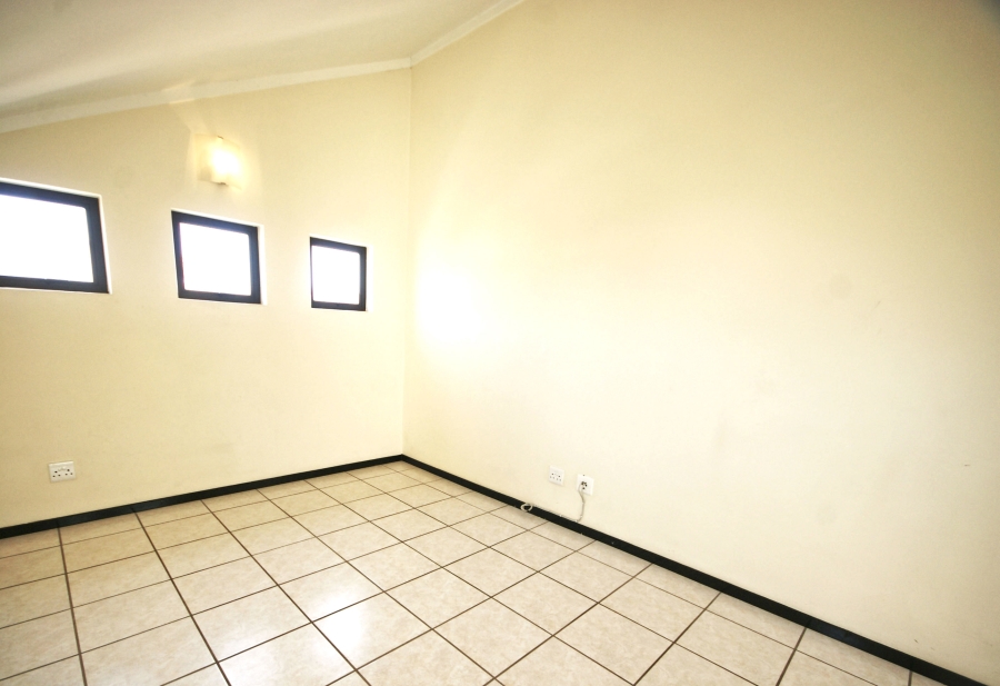 To Let 2 Bedroom Property for Rent in Bryanston Gauteng
