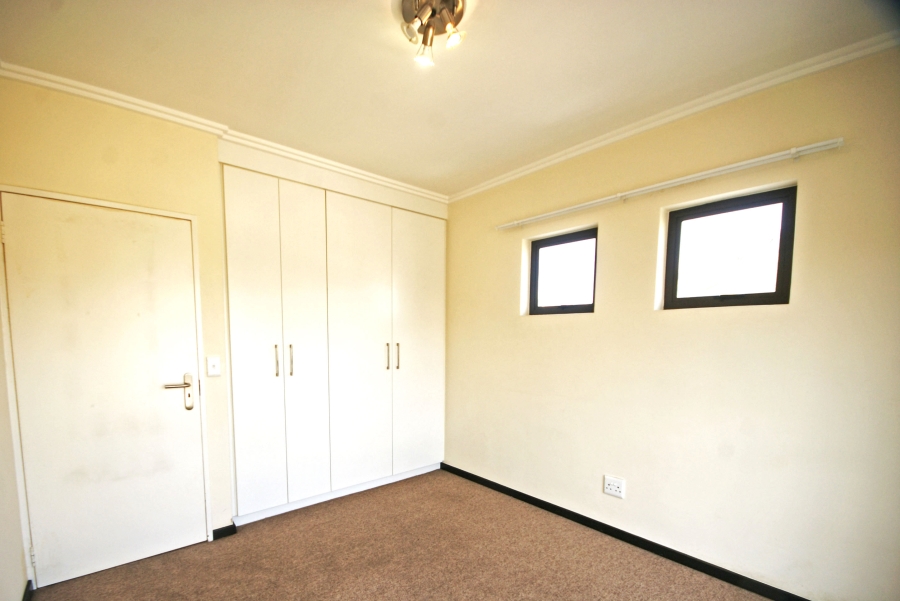 To Let 2 Bedroom Property for Rent in Bryanston Gauteng