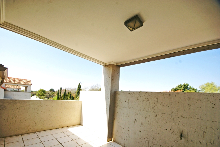 To Let 2 Bedroom Property for Rent in Bryanston Gauteng