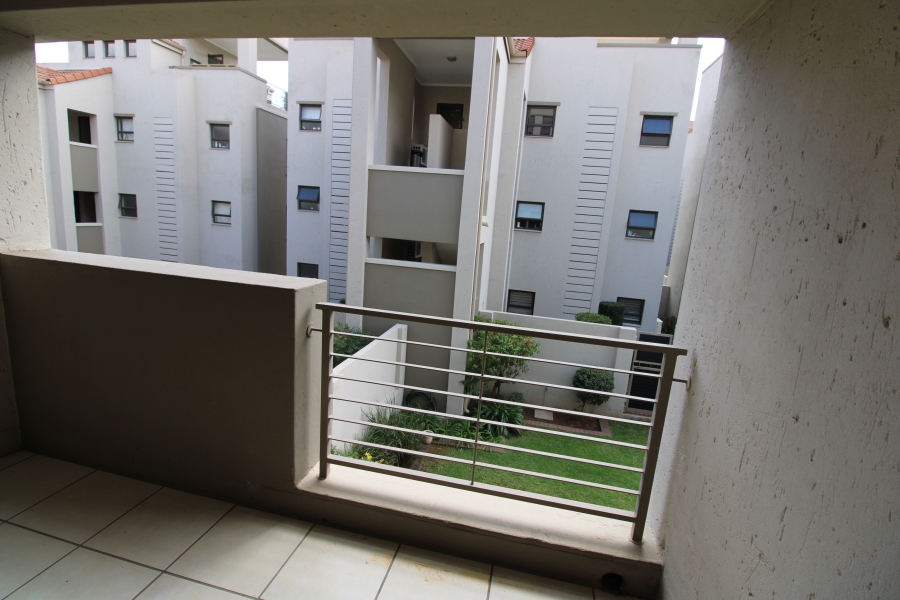To Let 2 Bedroom Property for Rent in Bryanston Gauteng