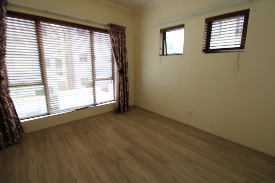 To Let 2 Bedroom Property for Rent in Bryanston Gauteng