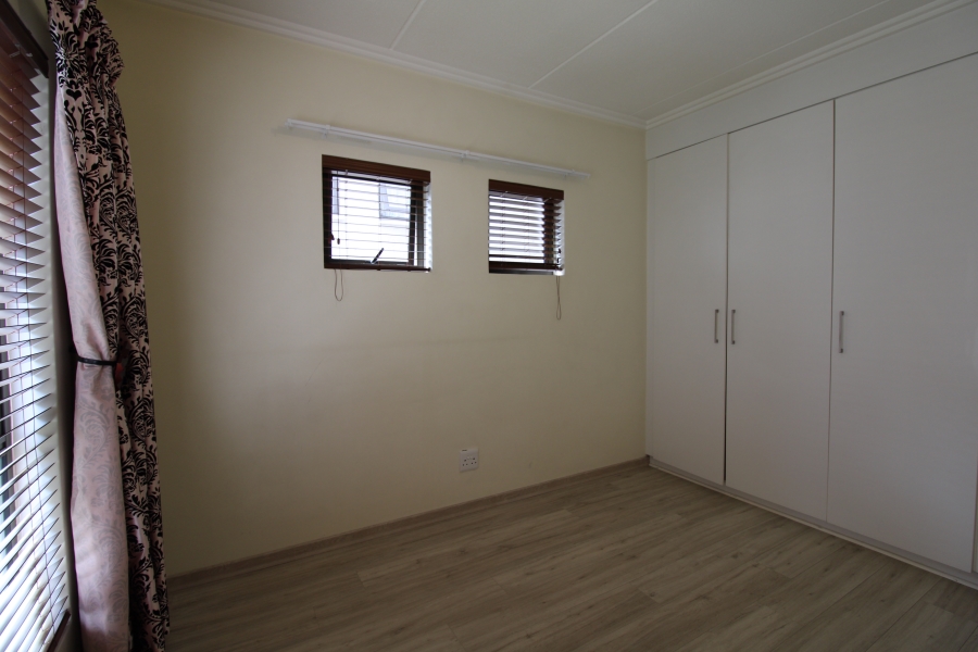 To Let 2 Bedroom Property for Rent in Bryanston Gauteng