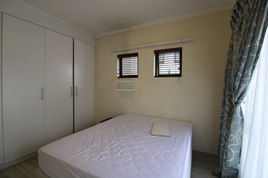 To Let 2 Bedroom Property for Rent in Bryanston Gauteng