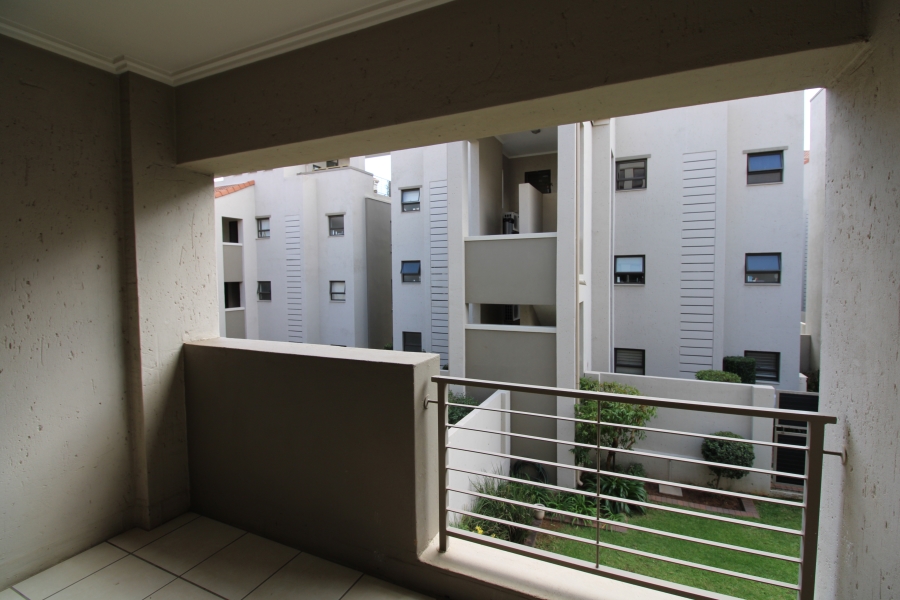 To Let 2 Bedroom Property for Rent in Bryanston Gauteng