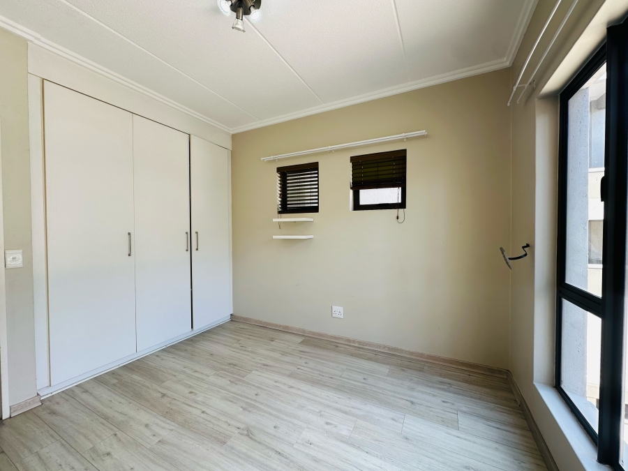 To Let 2 Bedroom Property for Rent in Bryanston Gauteng