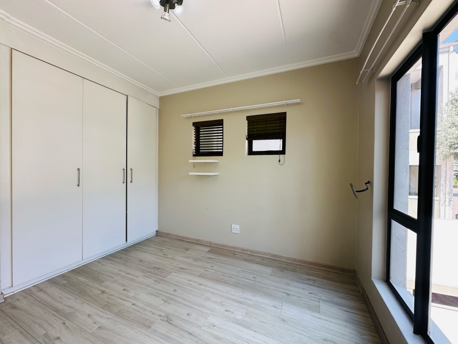 To Let 2 Bedroom Property for Rent in Bryanston Gauteng