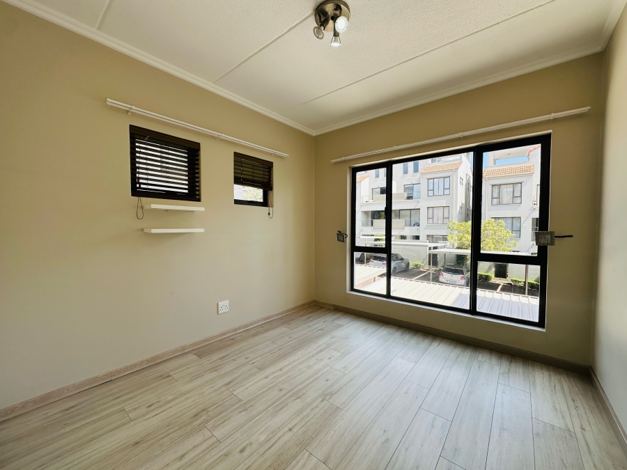 To Let 2 Bedroom Property for Rent in Bryanston Gauteng