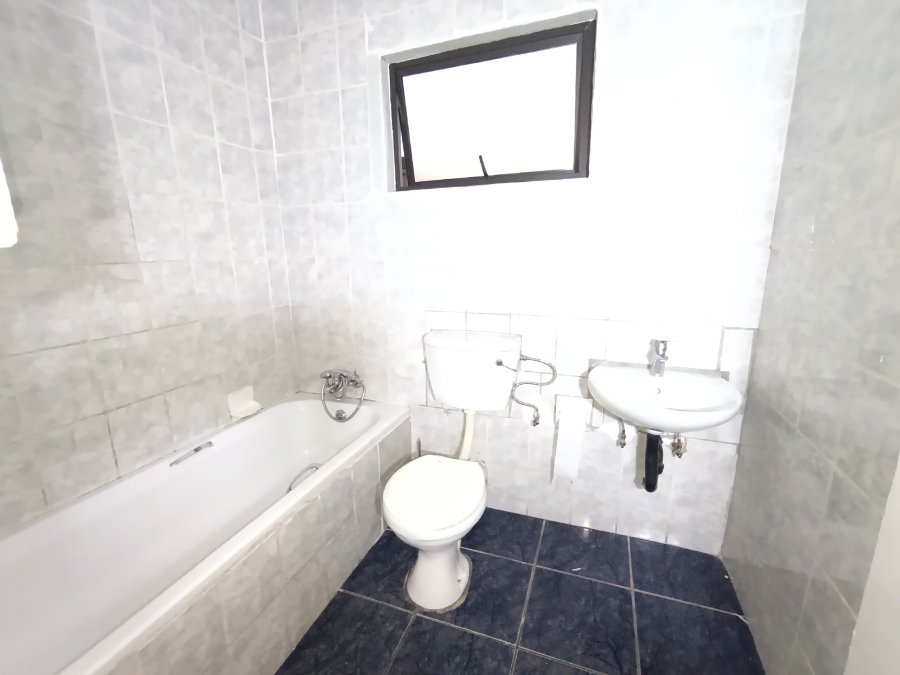 To Let 2 Bedroom Property for Rent in Ormonde Gauteng