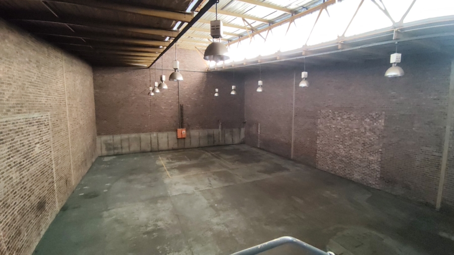 To Let Commercial Property for Rent in Strijdom Park Gauteng
