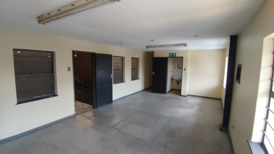 To Let Commercial Property for Rent in Strijdom Park Gauteng