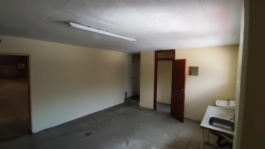 To Let Commercial Property for Rent in Strijdom Park Gauteng