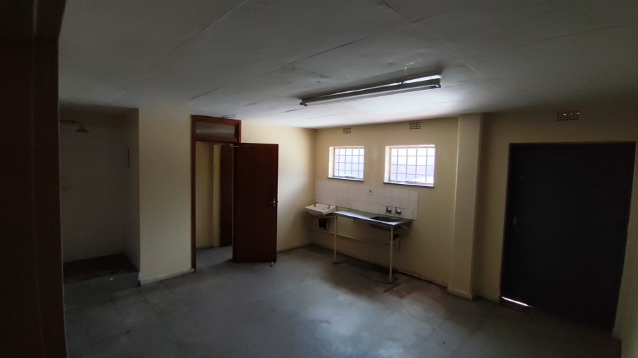 To Let Commercial Property for Rent in Strijdom Park Gauteng