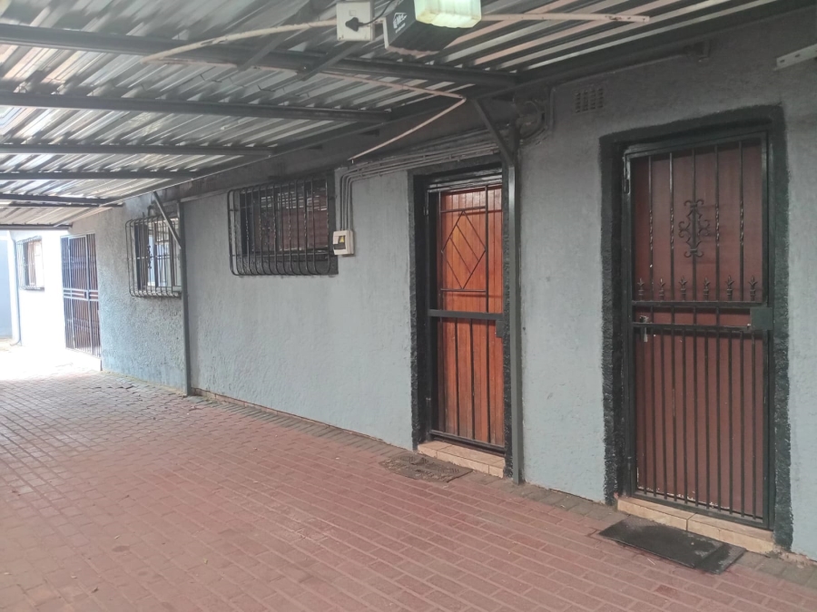 13 Bedroom Property for Sale in Rondebult Gauteng