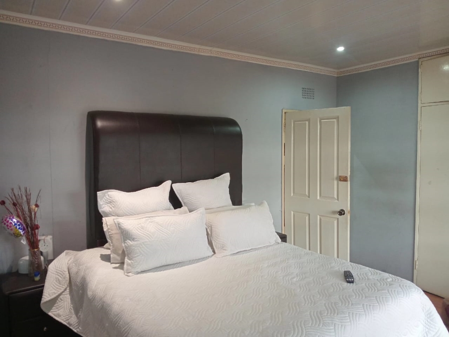 13 Bedroom Property for Sale in Rondebult Gauteng