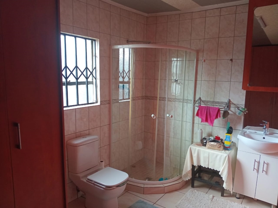 13 Bedroom Property for Sale in Rondebult Gauteng