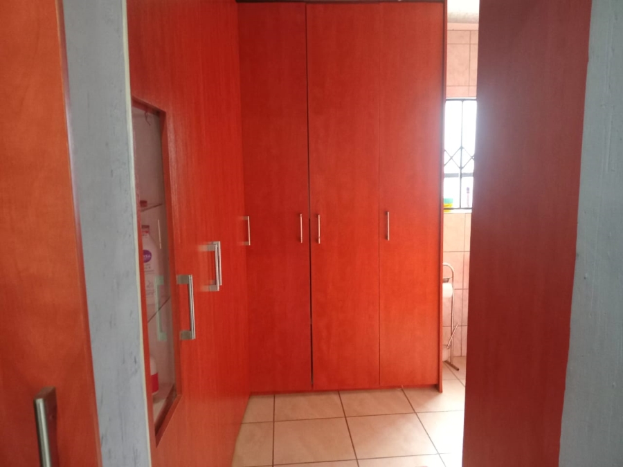 13 Bedroom Property for Sale in Rondebult Gauteng