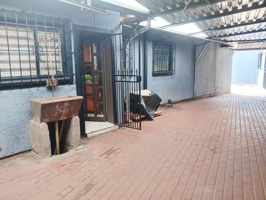 13 Bedroom Property for Sale in Rondebult Gauteng