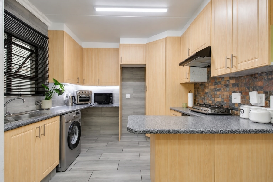 3 Bedroom Property for Sale in Lonehill Gauteng