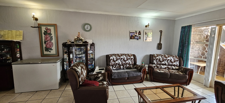 3 Bedroom Property for Sale in Three Rivers Proper Gauteng