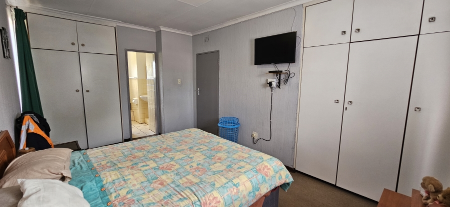 3 Bedroom Property for Sale in Three Rivers Proper Gauteng
