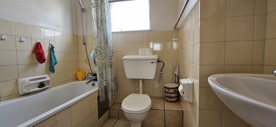 3 Bedroom Property for Sale in Three Rivers Proper Gauteng