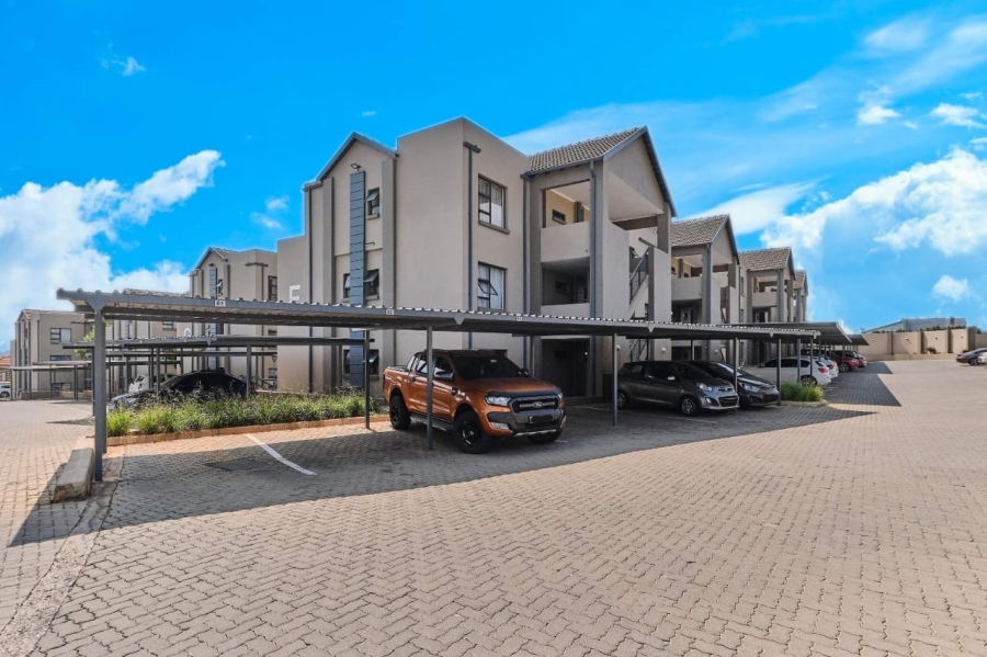 To Let 2 Bedroom Property for Rent in Ruimsig Gauteng