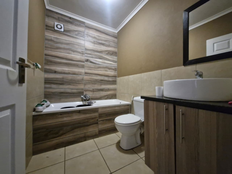 To Let 2 Bedroom Property for Rent in Ruimsig Gauteng