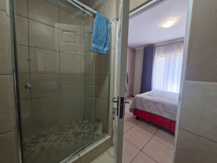 To Let 2 Bedroom Property for Rent in Ruimsig Gauteng