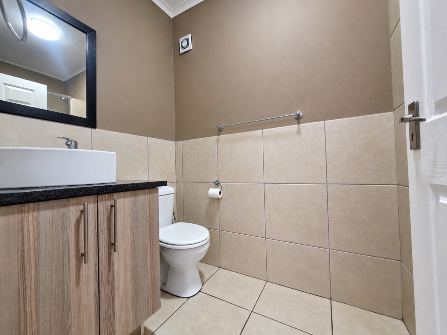 To Let 2 Bedroom Property for Rent in Ruimsig Gauteng