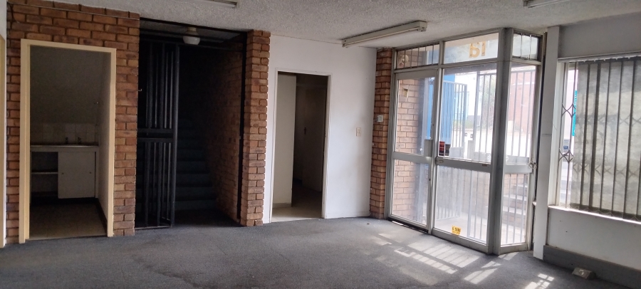 To Let Commercial Property for Rent in Benrose Gauteng