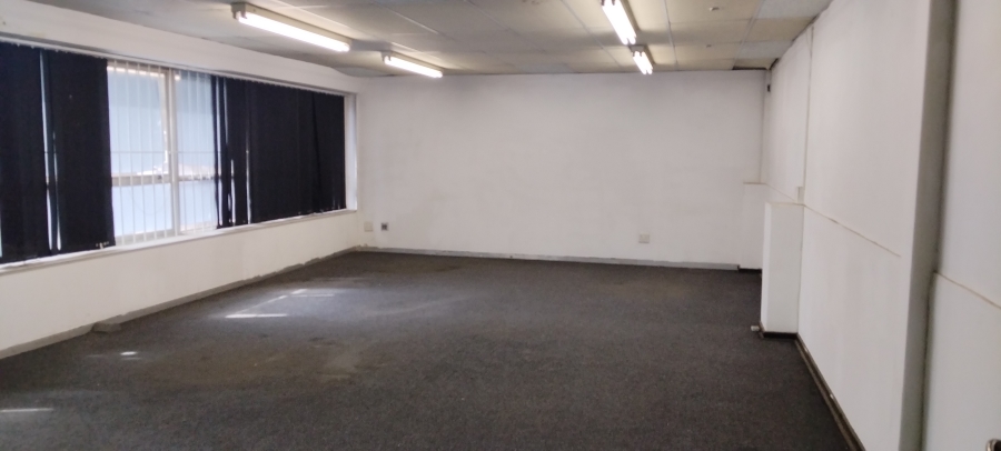 To Let Commercial Property for Rent in Benrose Gauteng