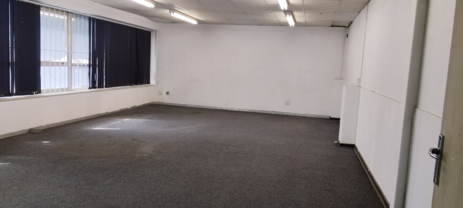 To Let Commercial Property for Rent in Benrose Gauteng