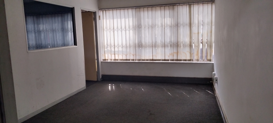 To Let Commercial Property for Rent in Benrose Gauteng