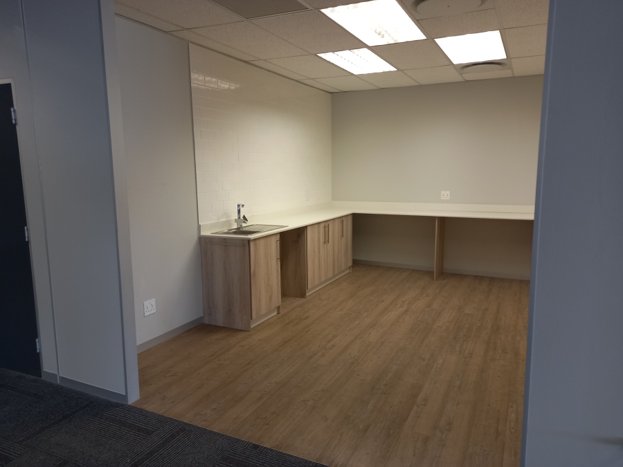 To Let Commercial Property for Rent in Longmeadow Gauteng