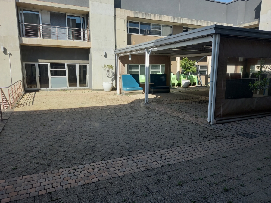 To Let Commercial Property for Rent in Longmeadow Gauteng