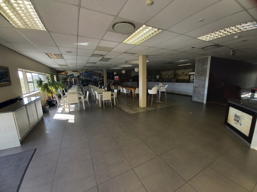 To Let Commercial Property for Rent in Longmeadow Gauteng