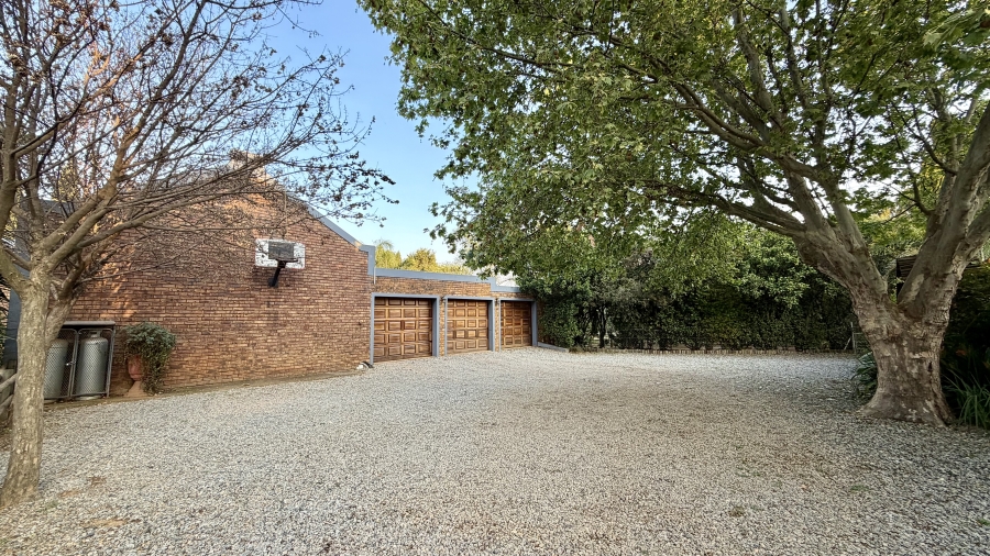 4 Bedroom Property for Sale in Grootfontein Ah Gauteng