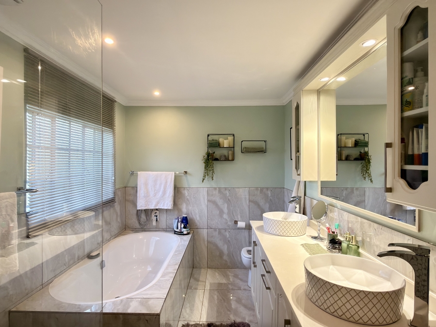 4 Bedroom Property for Sale in Grootfontein Ah Gauteng