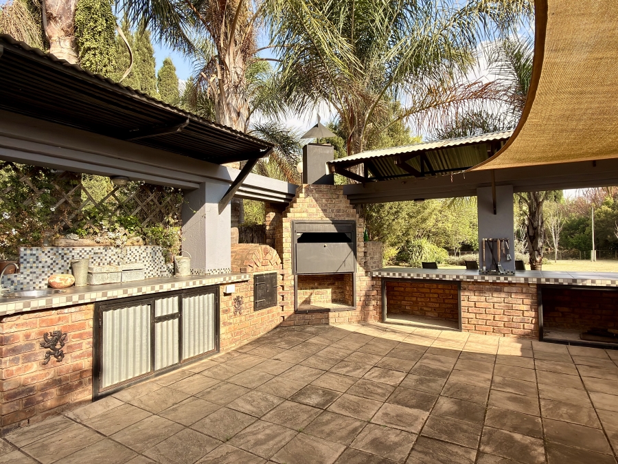 4 Bedroom Property for Sale in Grootfontein Ah Gauteng