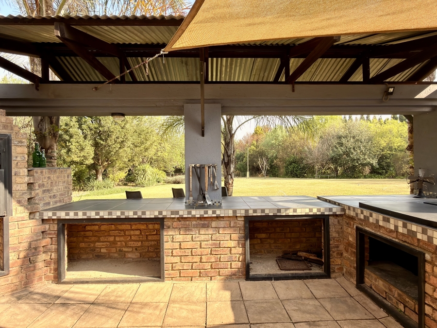 4 Bedroom Property for Sale in Grootfontein Ah Gauteng