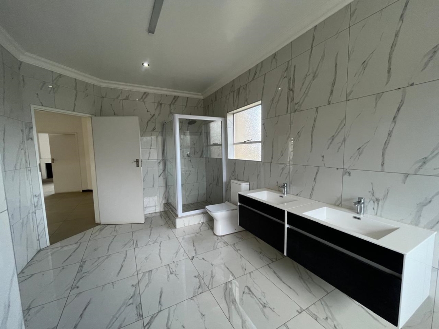 6 Bedroom Property for Sale in Mooikloof Equestrian Estate Gauteng