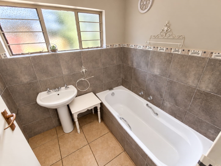 4 Bedroom Property for Sale in Wierda Park Gauteng