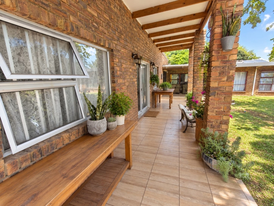 4 Bedroom Property for Sale in Wierda Park Gauteng