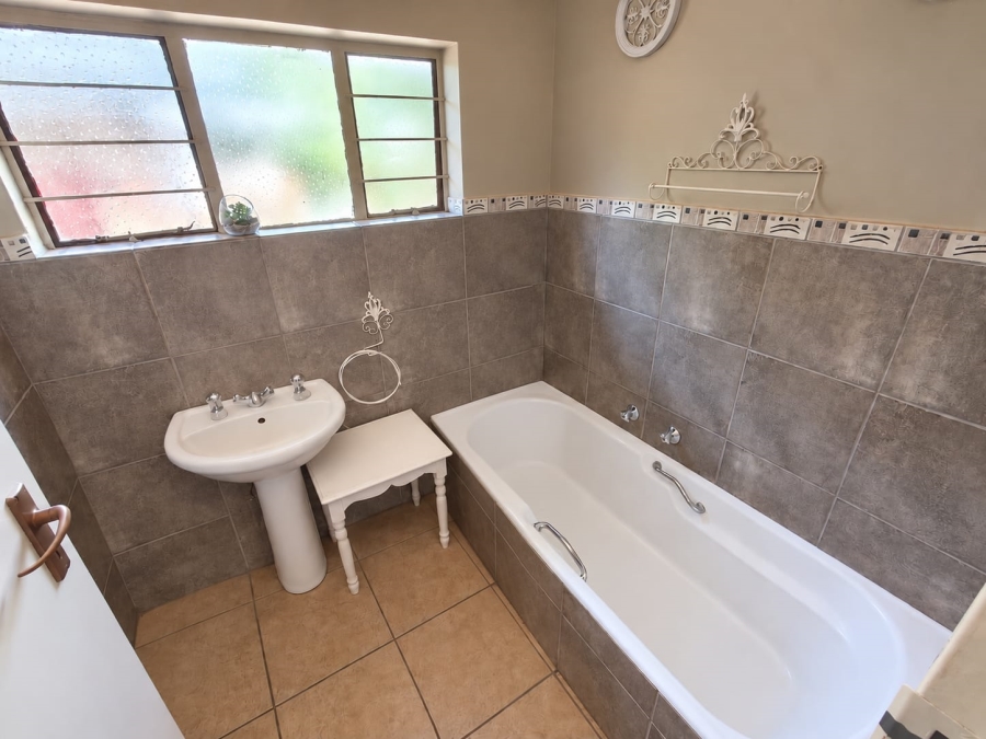 4 Bedroom Property for Sale in Wierda Park Gauteng