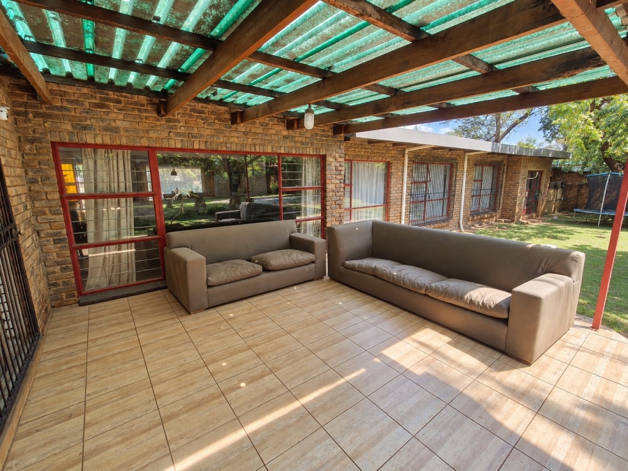4 Bedroom Property for Sale in Wierda Park Gauteng