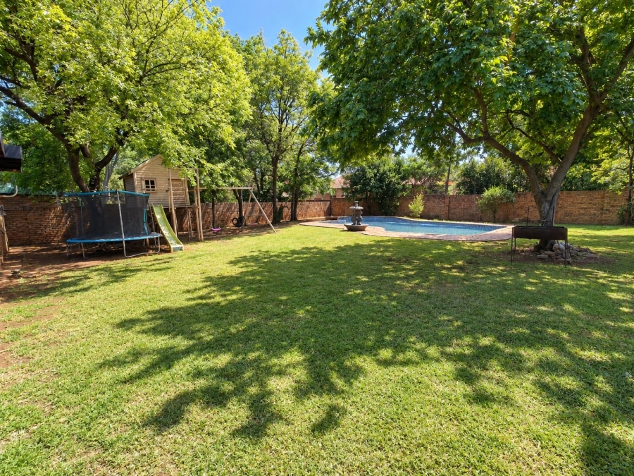 4 Bedroom Property for Sale in Wierda Park Gauteng