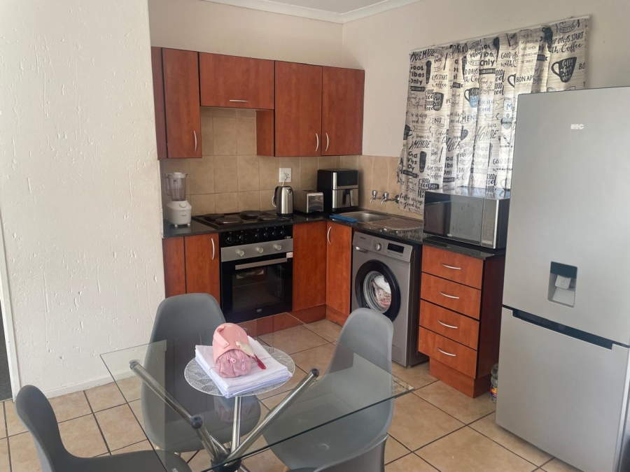 1 Bedroom Property for Sale in Klippoortje Gauteng
