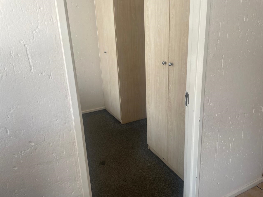 1 Bedroom Property for Sale in Klippoortje Gauteng
